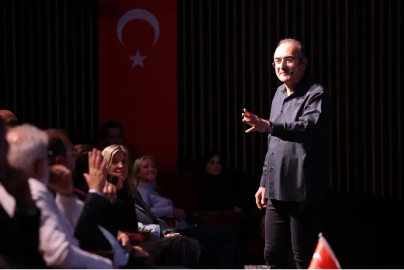 Sunay Akın'dan Cumhuriyet söyleşisi